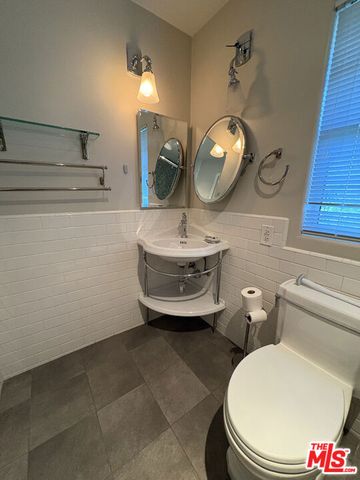 444 W Avenue 37, Los Angeles, CA 90065