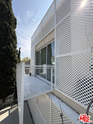 444 W Avenue 37, Los Angeles, CA 90065