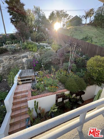 444 W Avenue 37, Los Angeles, CA 90065