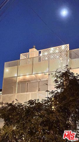 444 W Avenue 37, Los Angeles, CA 90065