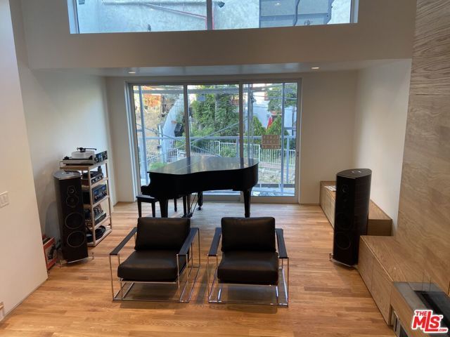 444 W Avenue 37, Los Angeles, CA 90065