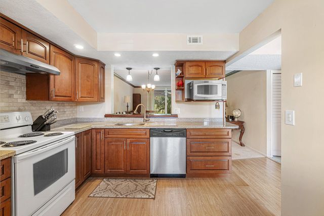7610 NW 18th Street 102, Margate, FL 33063