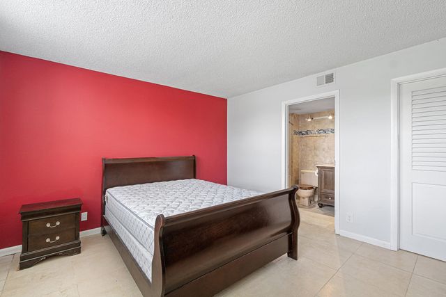 7610 NW 18th Street 102, Margate, FL 33063