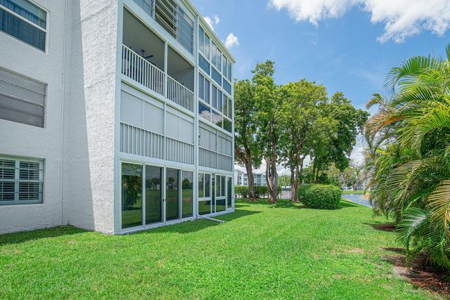 7610 NW 18th Street 102, Margate, FL 33063