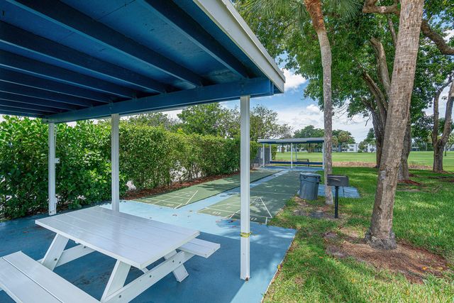7610 NW 18th Street 102, Margate, FL 33063