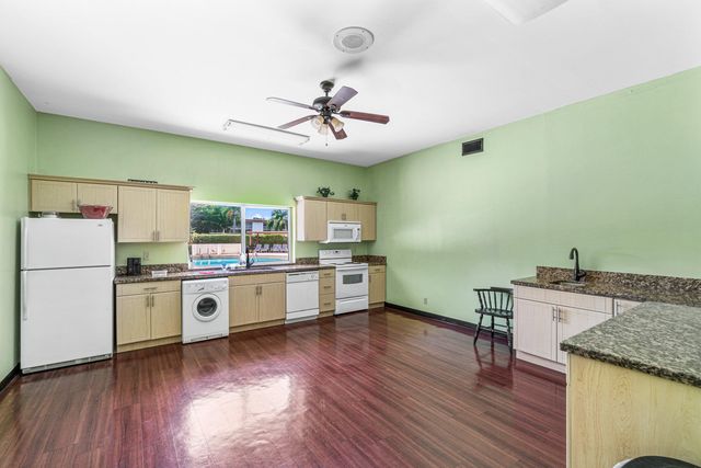 7610 NW 18th Street 102, Margate, FL 33063