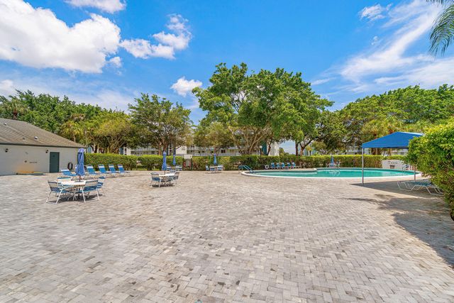 7610 NW 18th Street 102, Margate, FL 33063