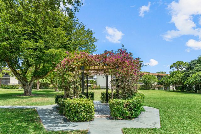 7610 NW 18th Street 102, Margate, FL 33063