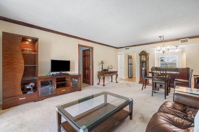 7610 NW 18th Street 102, Margate, FL 33063