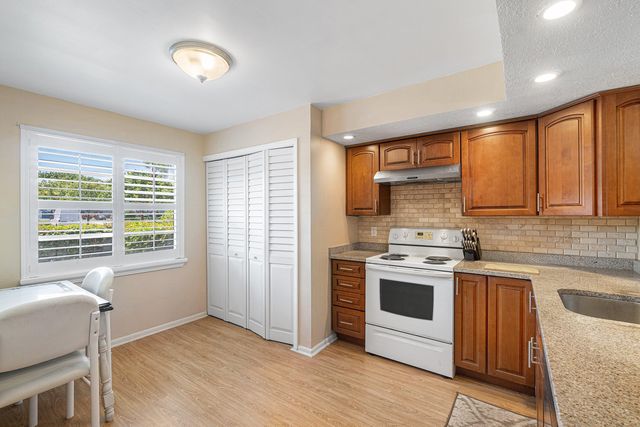 7610 NW 18th Street 102, Margate, FL 33063