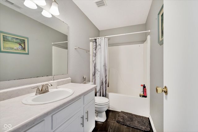 5639 Wood Hollow Drive, Indianapolis, IN 46239