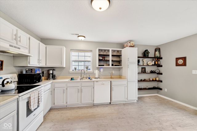 5639 Wood Hollow Drive, Indianapolis, IN 46239