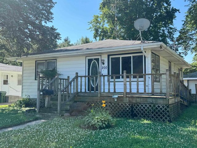 200 16th Avenue, Charles City, IA 50616