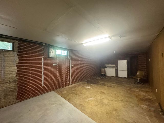 200 16th Avenue, Charles City, IA 50616