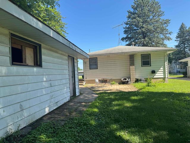 200 16th Avenue, Charles City, IA 50616