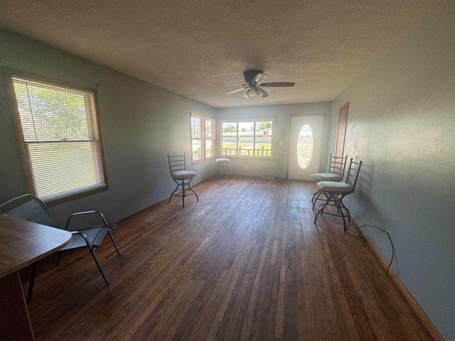 200 16th Avenue, Charles City, IA 50616