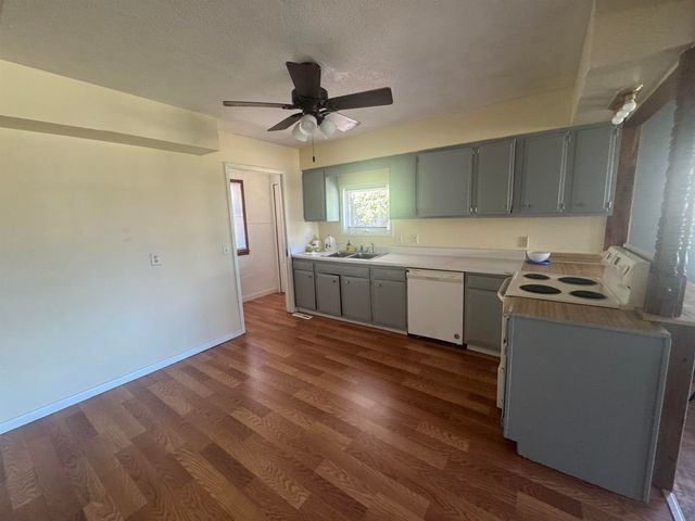 200 16th Avenue, Charles City, IA 50616