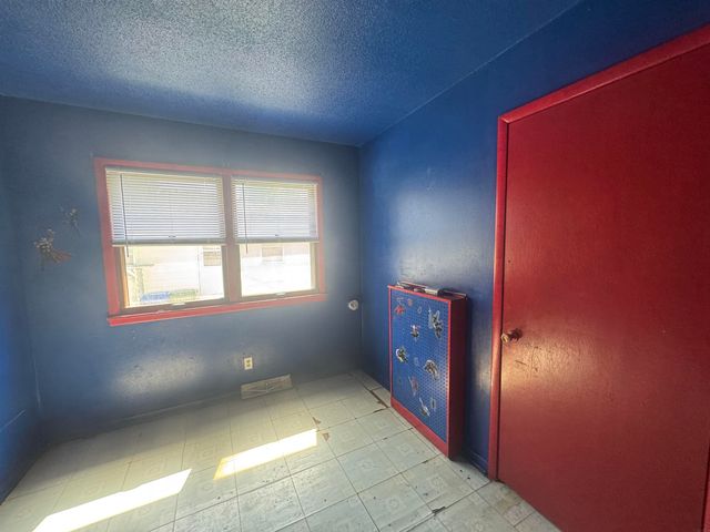 200 16th Avenue, Charles City, IA 50616