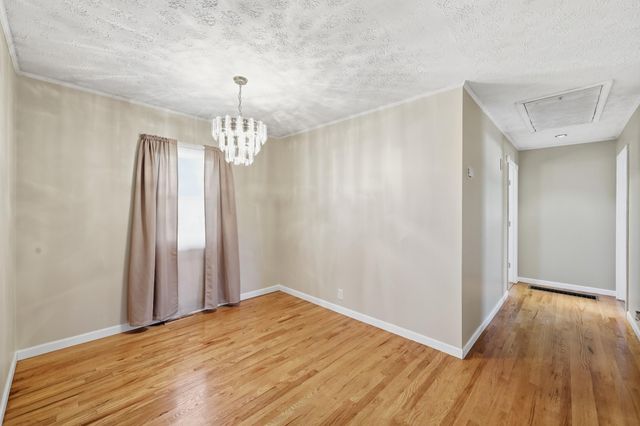 120 New Cut Road, Jeffersonville, KY 40337