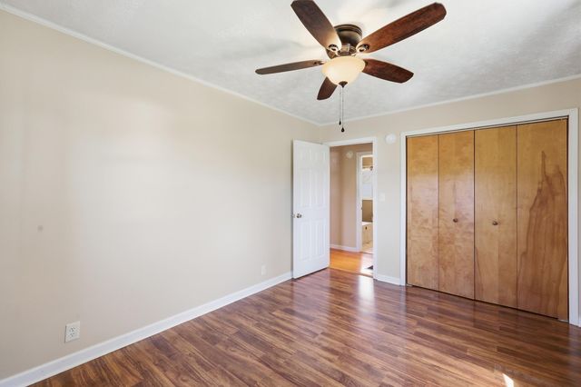 120 New Cut Road, Jeffersonville, KY 40337