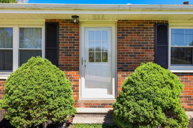 120 New Cut Road, Jeffersonville, KY 40337