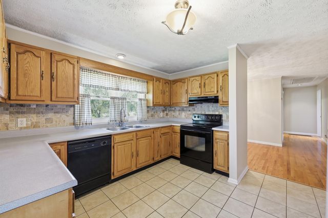 120 New Cut Road, Jeffersonville, KY 40337