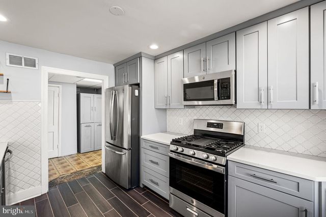 120 E GERMANTOWN PIKE, Plymouth Meeting, PA 19462