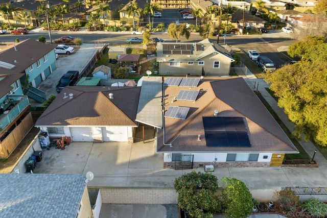 54 58 Smith, Chula Vista, CA 91910