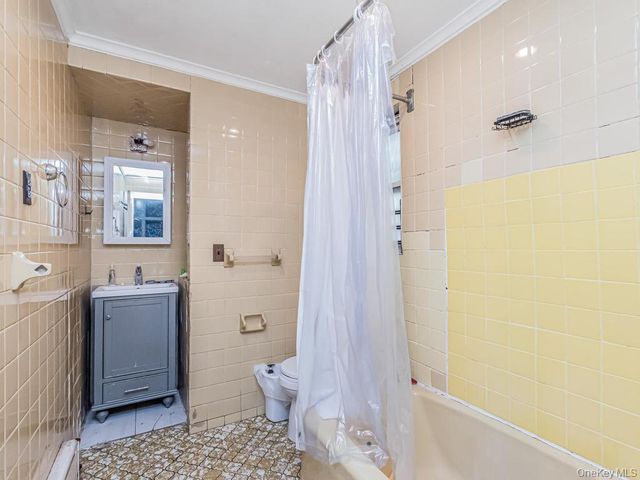 20 Saint Josephs Avenue, Yonkers, NY 10703