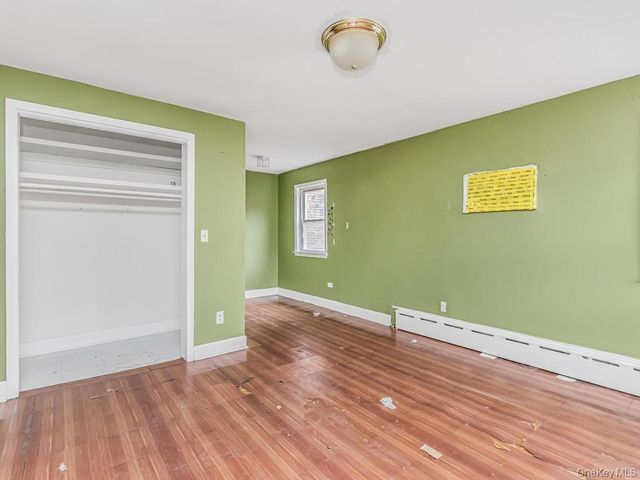 20 Saint Josephs Avenue, Yonkers, NY 10703