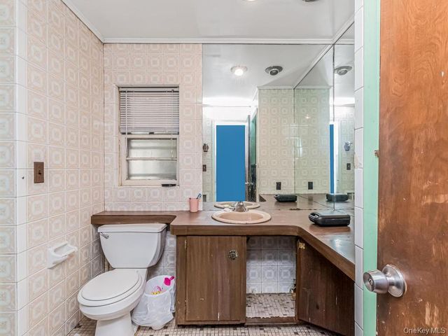20 Saint Josephs Avenue, Yonkers, NY 10703