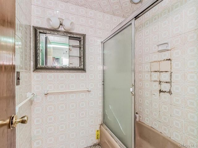 20 Saint Josephs Avenue, Yonkers, NY 10703