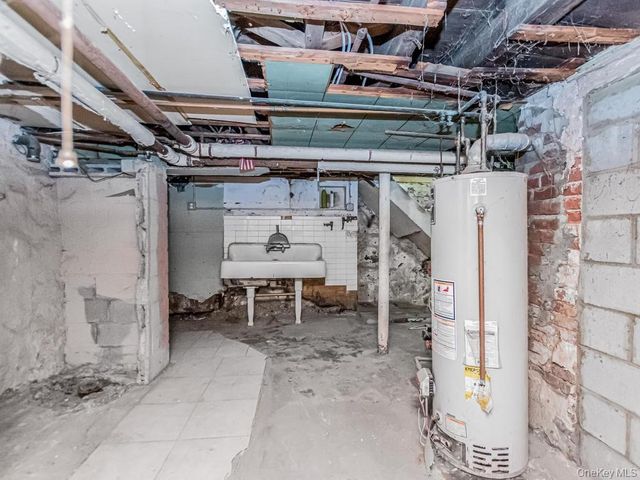 20 Saint Josephs Avenue, Yonkers, NY 10703