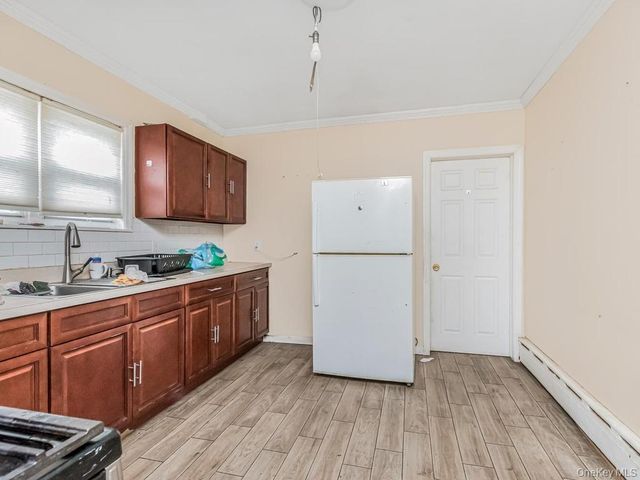 20 Saint Josephs Avenue, Yonkers, NY 10703