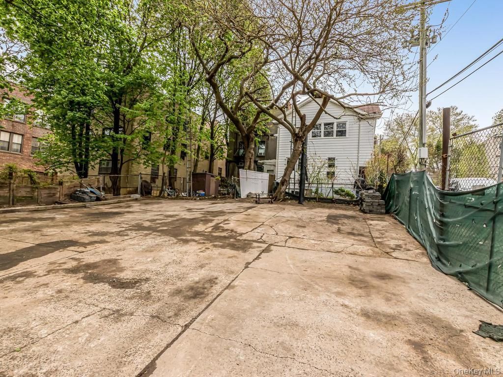 20 Saint Josephs Avenue, Yonkers, NY 10703 — photo 4