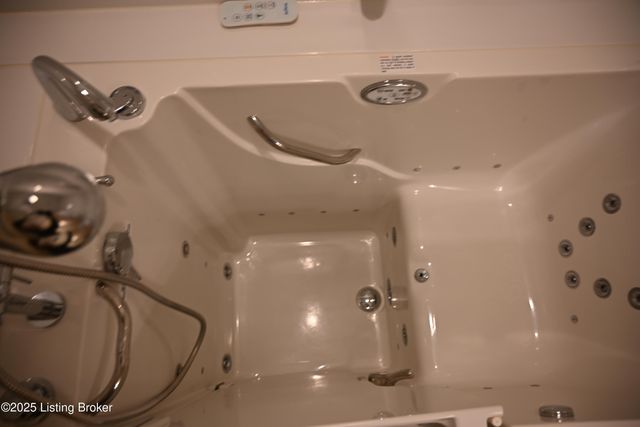 105 Riggs Blvd, Bardstown, KY 40004