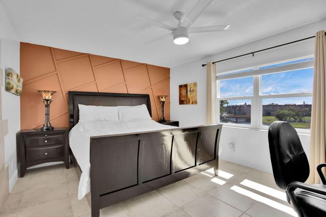 9201 Sunrise Lakes Boulevard 310, Sunrise, FL 33322