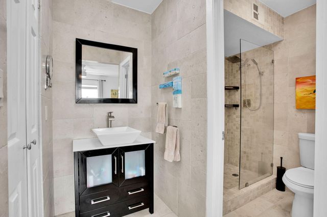 9201 Sunrise Lakes Boulevard 310, Sunrise, FL 33322