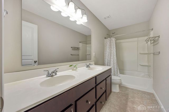 105 Sweetgum Lane, Springboro, OH 45066