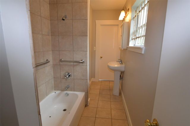 2712 Holman Street B, Houston, TX 77004