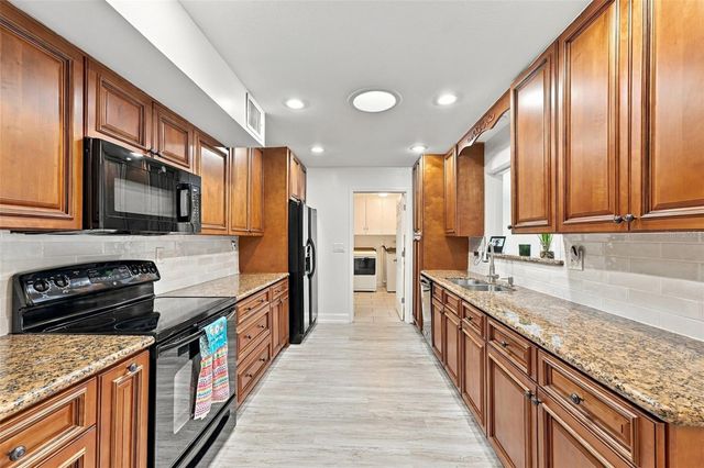 1810 MILFORD CIRCLE, Sun City Center, FL 33573