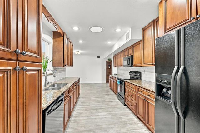 1810 MILFORD CIRCLE, Sun City Center, FL 33573