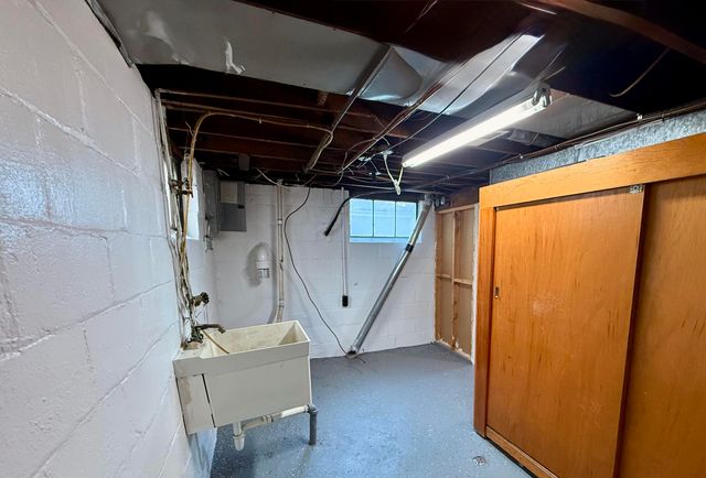 15028 Sumner, Redford Charter Twp, MI 48239