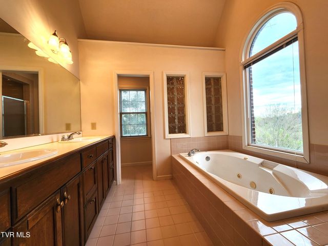 13903 Vintage View, Abingdon, VA 24210