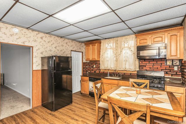 130 E Fairview Avenue, Valley Stream, NY 11580