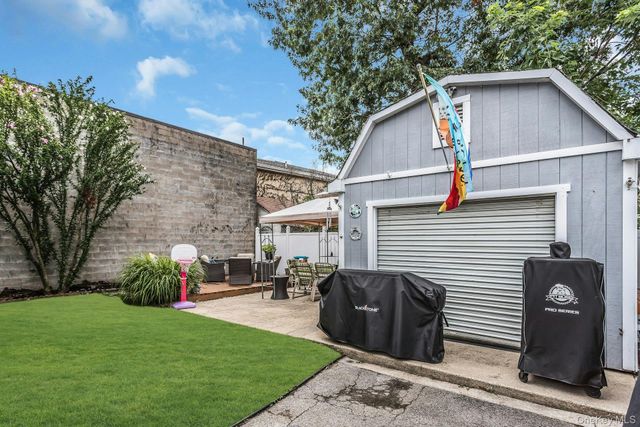 130 E Fairview Avenue, Valley Stream, NY 11580