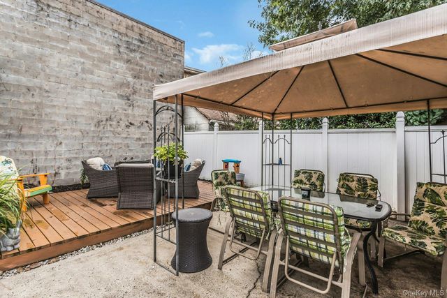 130 E Fairview Avenue, Valley Stream, NY 11580