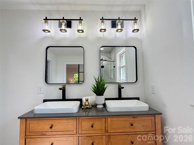 4330 Colebrook Road, Charlotte, NC 28215