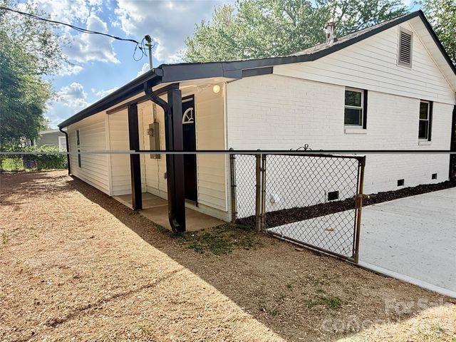 4330 Colebrook Road, Charlotte, NC 28215