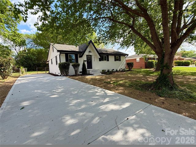 4330 Colebrook Road, Charlotte, NC 28215